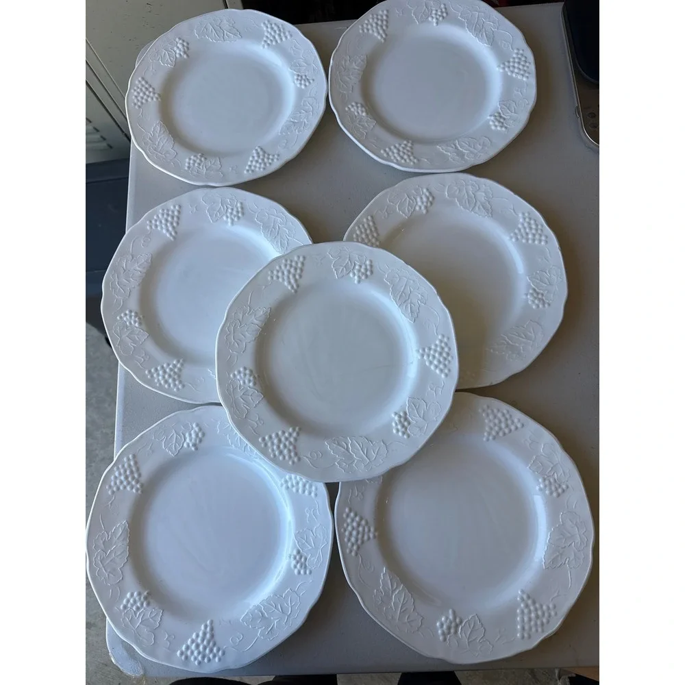 Set of 7 White Embossed Grapevine Scalloped Rim Ceramic Salad Dessert Plates 8" - Picture 3 of 6
